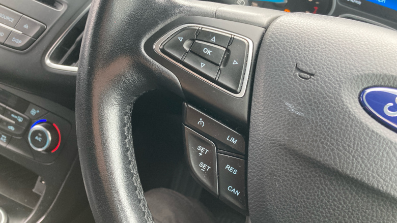 Ford Focus 1.0 EcoBoost 125 Titanium 5dr Petrol Hatchback